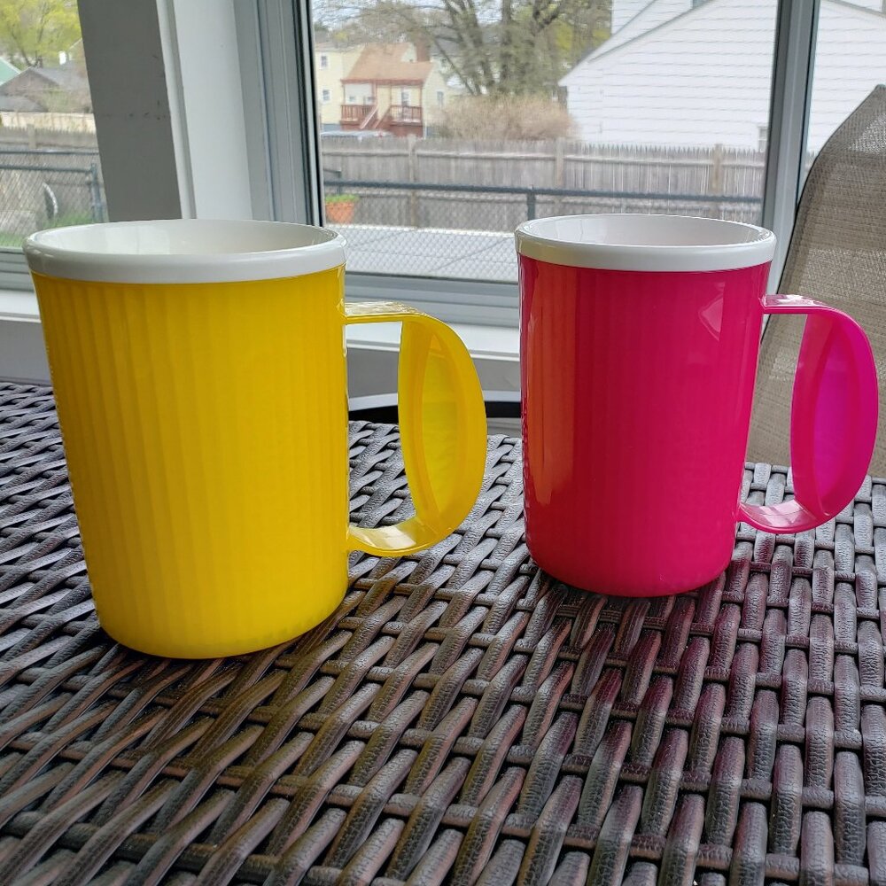 EUC Tupperware Insulated Mugs set of 2